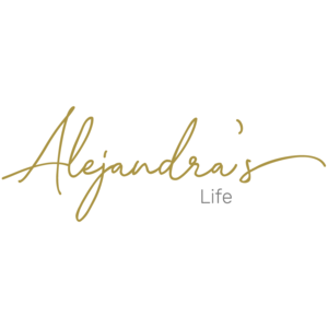 Alejandra_s Life logo white back