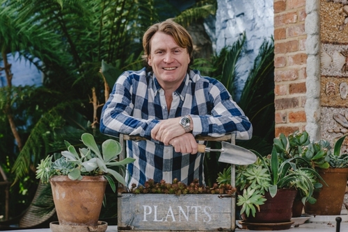 David Domoney designs Everest gardens