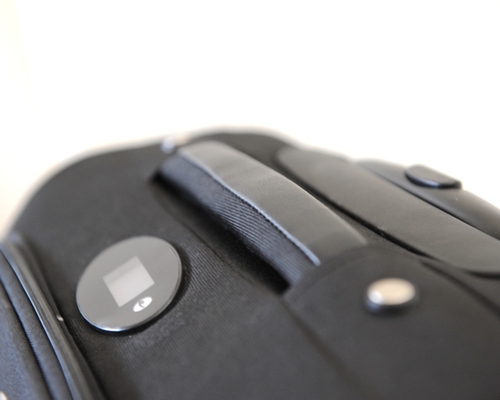 Weigh luggage at the press of a button