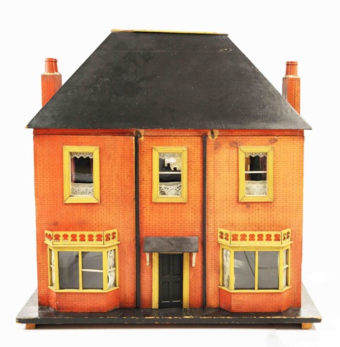 Lot 933 A German dolls house