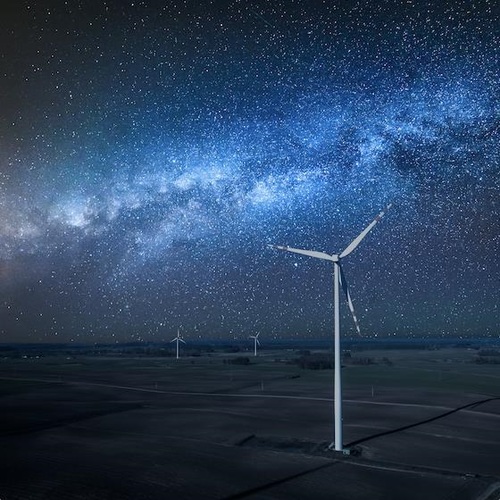 Wind turbine curtailment at night