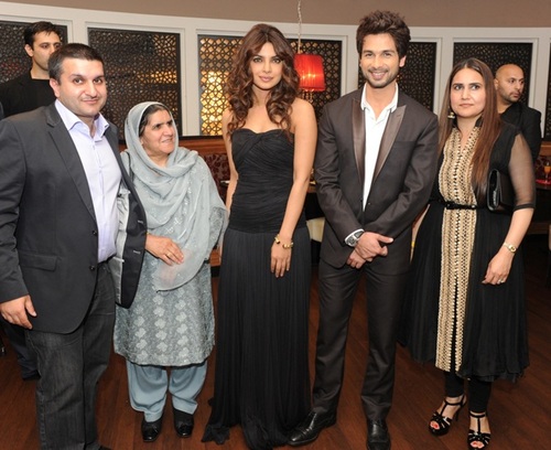 Priyanka Chopra & Shahid Kapoor - Chak89