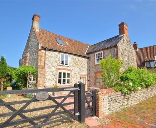 A Suffolk cottage from Snaptrip