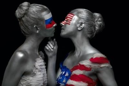 &#039;Russia &amp; America Kissing&#039; 